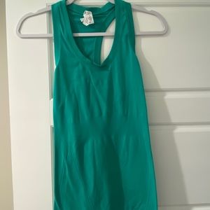 Athleta Momentum Tank